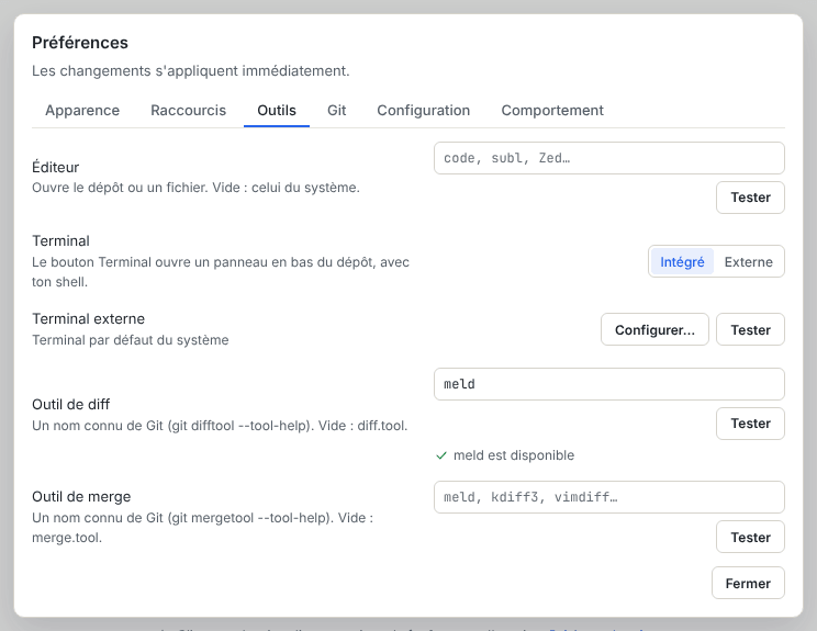 L’onglet Outils des préférences, avec les lignes Éditeur, Terminal, Terminal externe, Outil de diff et Outil de merge et leurs boutons Tester