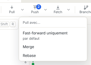 Le menu Stratégie du pull ouvert sous la barre d’outils, avec Fast-forward uniquement marqué par défaut, Merge et Rebase